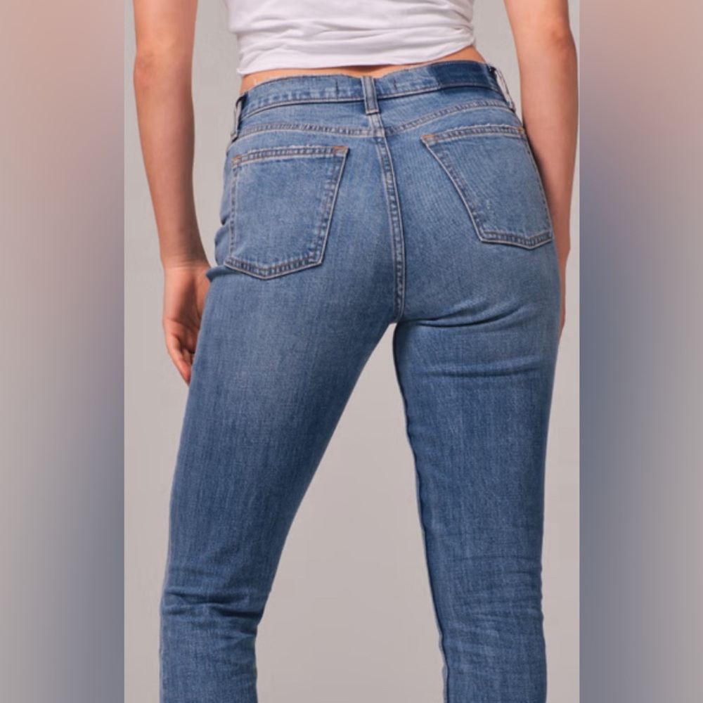 Abercrombie and Fitch skinny high-rise‎ jeans. Ankle slits. Women’s size 26